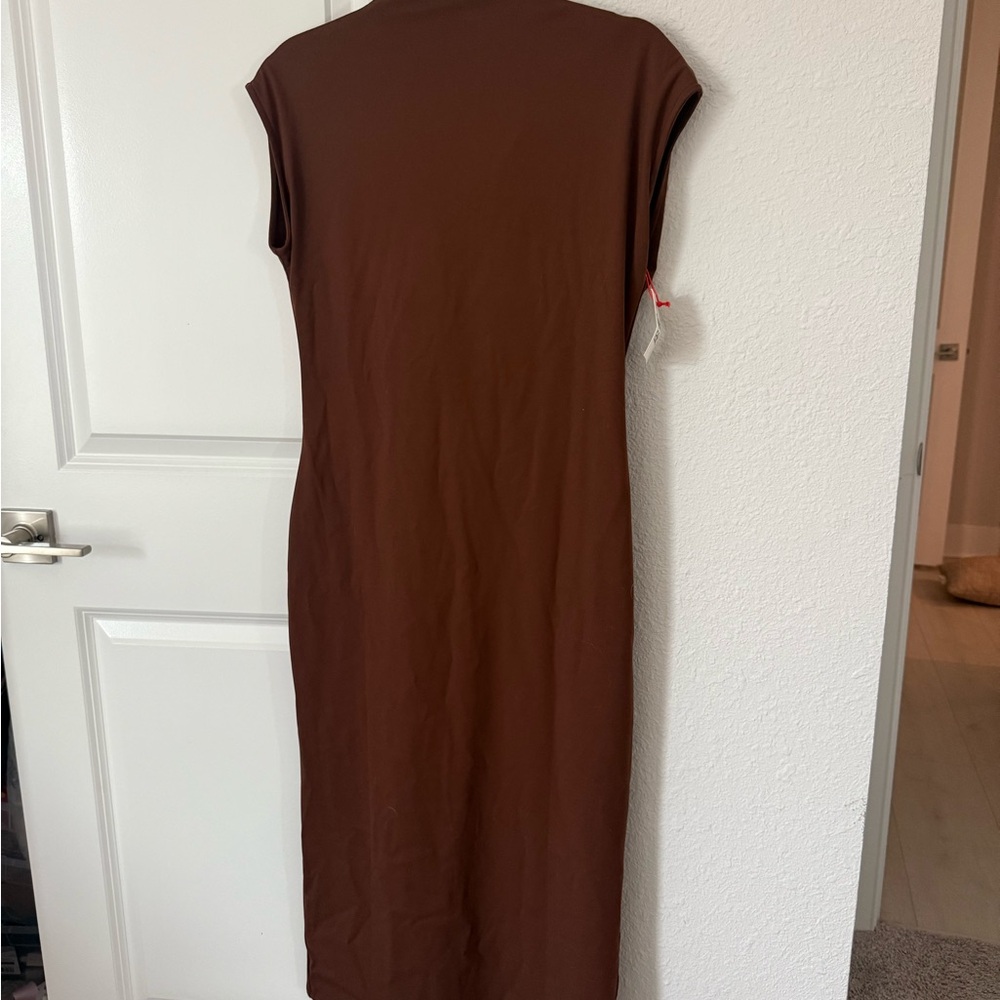 Chic Sleeveless Brown Midi Dress